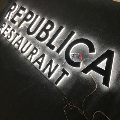 OEM ODM প্লাস্টিক বর্ণমালা এক্রাইলিক আলোকিত সাইন স্টোরফ্রন্ট বিজ্ঞাপন