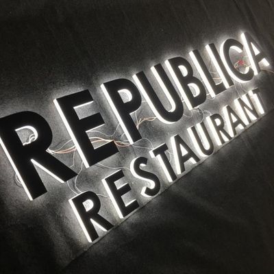 বিজনেস শপফ্রন্ট এলইডি এক্রাইলিক লেটার্স সাইনেজ 30 সেমি