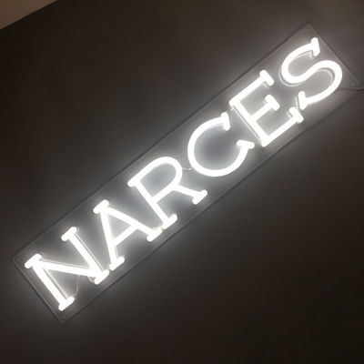 UL ক্লিয়ার এক্রাইলিক ব্যাক নিয়ন সাইন লেটার ওয়াল 62 সেমি লম্বা