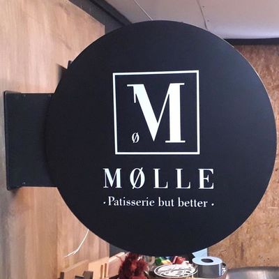 আউটডোর 12V LED বিজনেস রেস্তোরাঁ সাইন বোর্ড কালো পেইন্টিং ডাবল সাইডেড