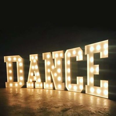 HIGHSPAN ভিনটেজ মার্কি লেটার সাইন 4 ফুট লাইট বাল্ব সহ