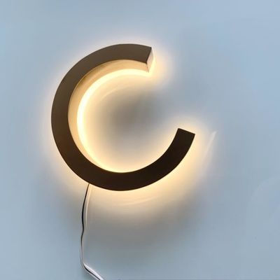 আউটডোর লাইট আপ 3d লেটার সাইন এক্রাইলিক লেটারিং সাইনেজ 304# স্টেইনলেস স্টিল 3 সেমি