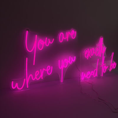 এক্রাইলিক বোর্ডের সাথে হাইস্প্যান ব্যক্তিগতকৃত 3d নিয়ন চ্যানেল অক্ষর