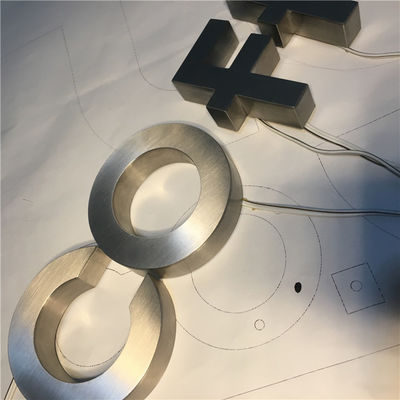 রেজিন এক্রাইলিক ব্যাকলিট চ্যানেল লেটার কাস্টমাইজড ব্রাশ করা Chromed 12VDC