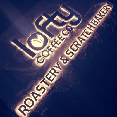 রেজিন এক্রাইলিক ব্যাকলিট চ্যানেল লেটার কাস্টমাইজড ব্রাশ করা Chromed 12VDC