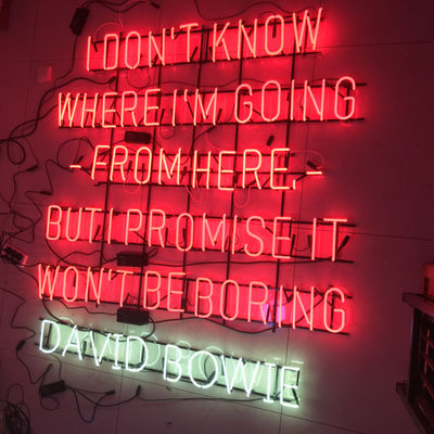 শপ ডেকোরেশন মেটাল ফ্রেম নিয়ন লাইট ওয়ার্ড সাইন ফর ওয়ালের জন্য