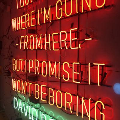 শপ ডেকোরেশন মেটাল ফ্রেম নিয়ন লাইট ওয়ার্ড সাইন ফর ওয়ালের জন্য