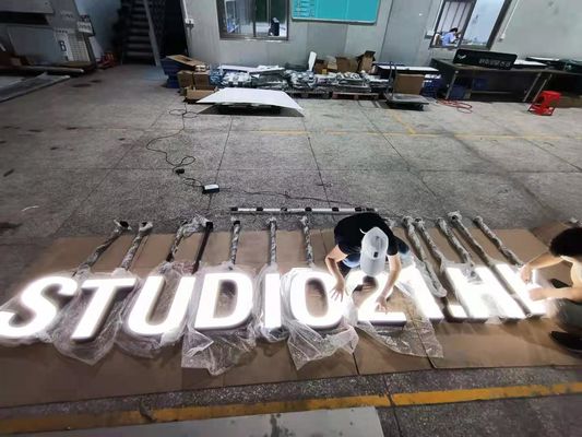 এক্রাইলিক সিলিং মাউন্ট 3D মেটাল লেটার দেয়ালের জন্য কালো পেইন্ট সাইন ইন