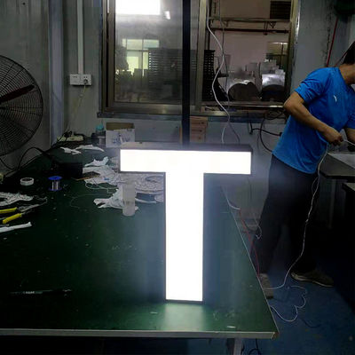 এক্রাইলিক সিলিং মাউন্ট 3D মেটাল লেটার দেয়ালের জন্য কালো পেইন্ট সাইন ইন